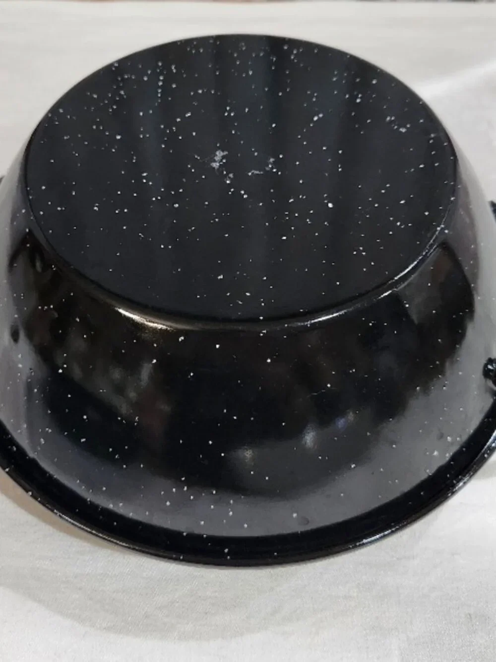 Black Speckled Enamelware Pan w/Handles 9.5 inch